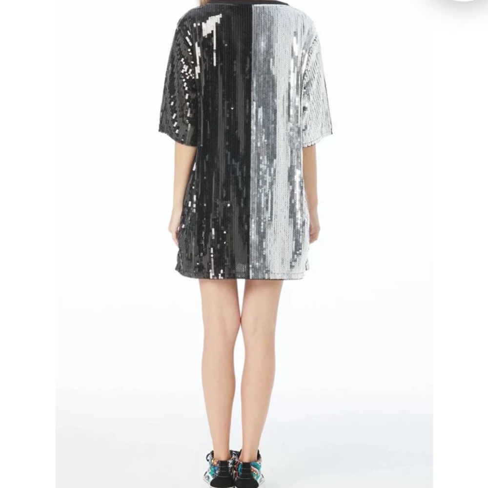Sale‼️Bug Bunny Sequin Dress - Picture 12 of 14